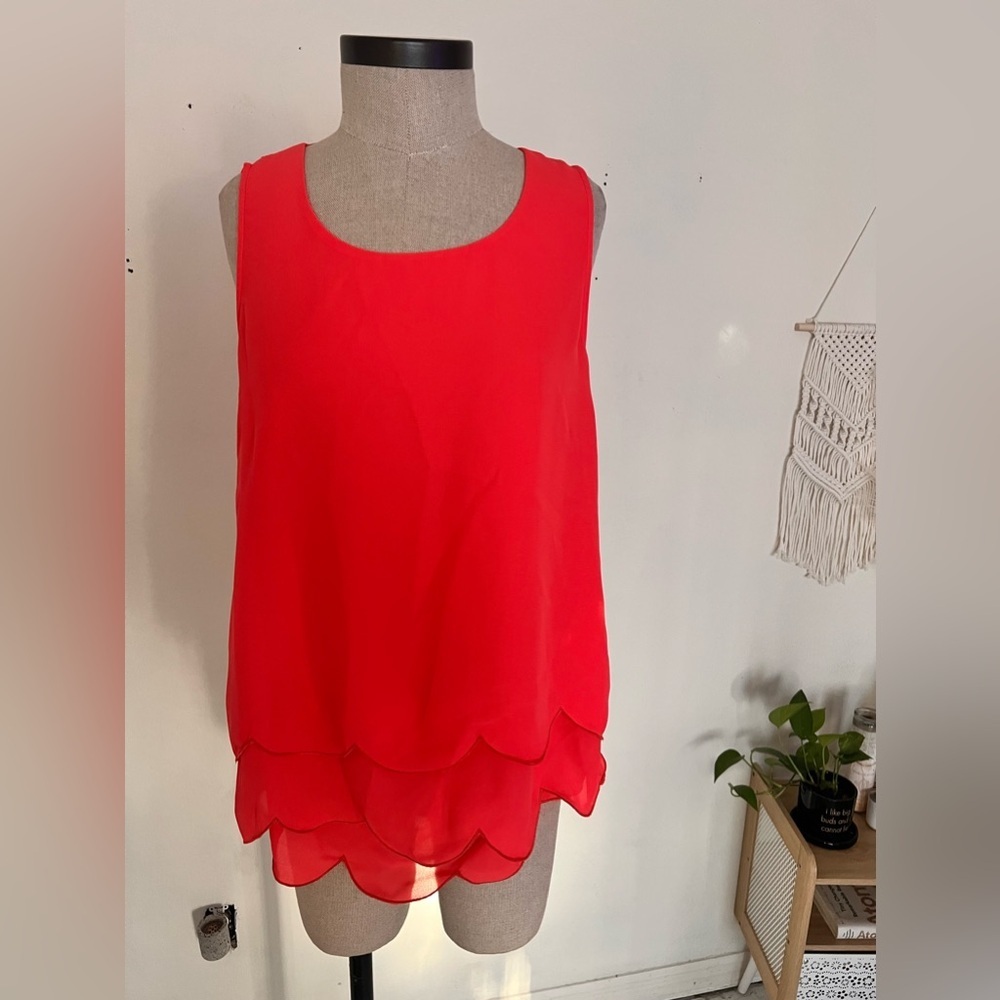 NWT Coral Scalloped‎ Top with open back sleeveless Summer top